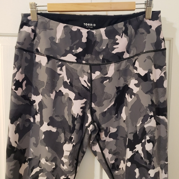 Torrid Active size 2 - Picture 3 of 7